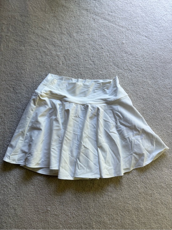 Pinsmark Dresses & Skirts - NWOT White Women’s Tennis Skort - Small